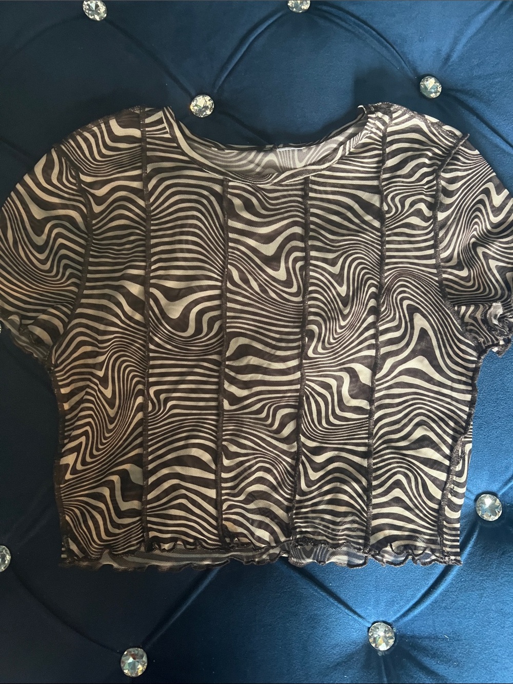 Sheer Zebra Wave Short Sleeve Top - Black/Cream